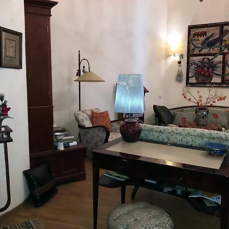 Art Apartment *
